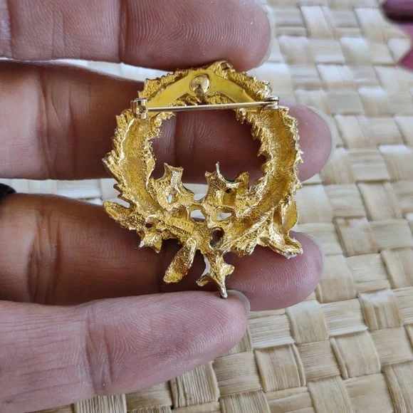 Roma Vintage Gold Tone and Green Wreath Brooch - Picture 3 of 3